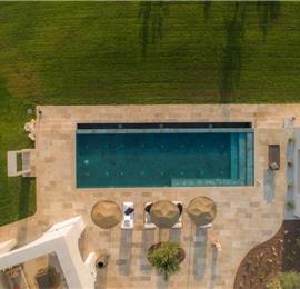  4 Bedroom Villa with Infinity Pool near Rovinj, Istria, Sleeps 8